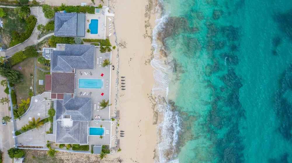 La Perla Bianca - 1 BR Beachfront Luxury Villa offering utmost privacy