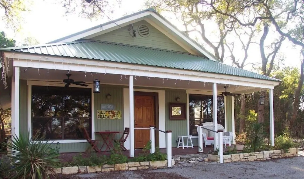 Mystic Hill Suites