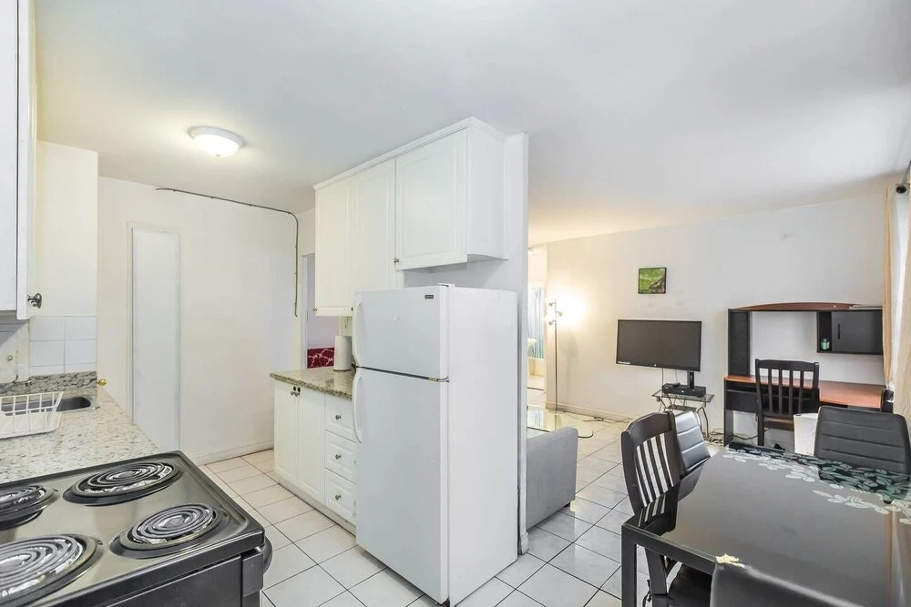 Magnificent Studio at Leaside -10 Mins to Downtown