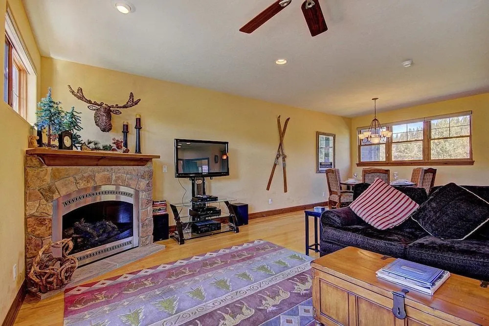 Highland Greens Linden 3 Br townhouse by RedAwning