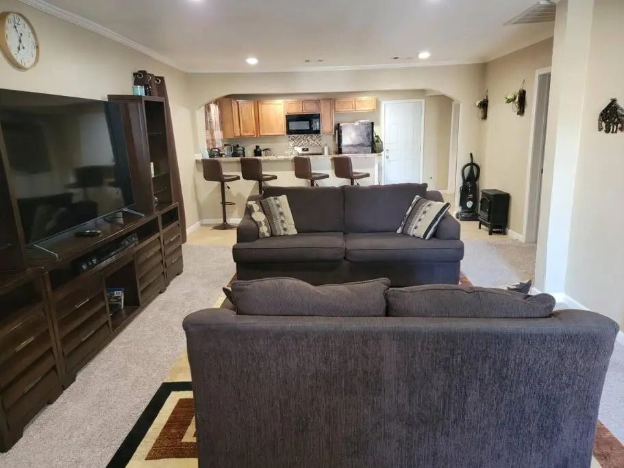 City Cottage 2BR/1BA Near Downtown