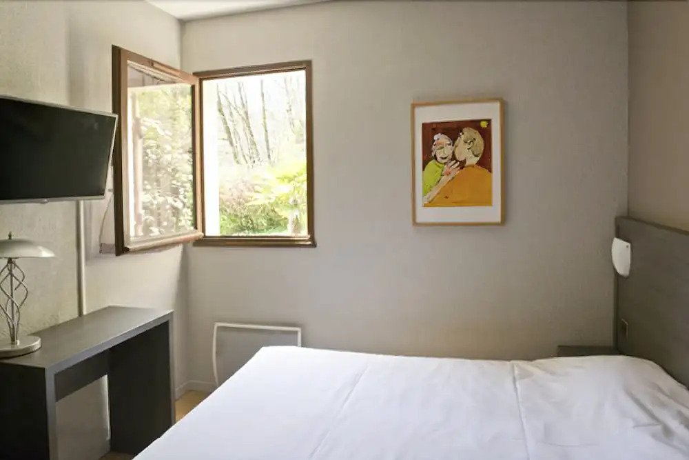 Logis Hôtel La Cascade - Lyon Nord