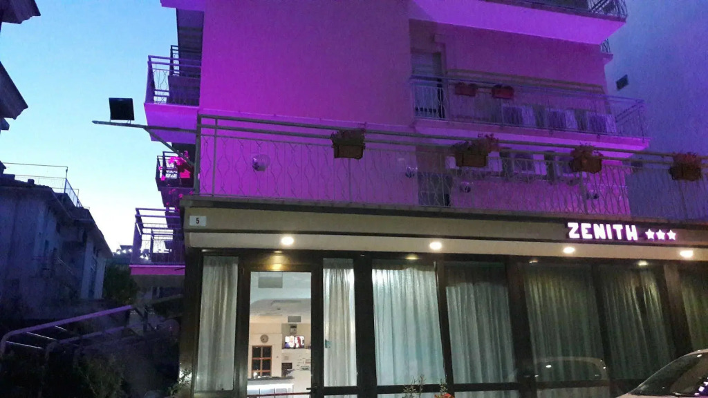 Hotel Zenith