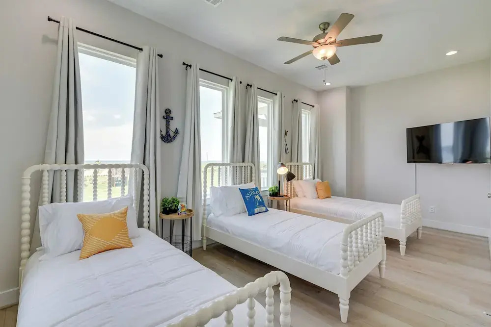 'seas The Day:' Home w/ Pool Access in Galveston