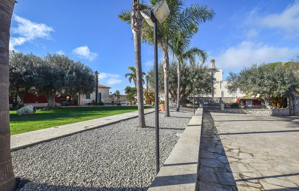 Nice Home in Modica With 5 Bedrooms, Outdoor Swimming Pool and Swimming Pool