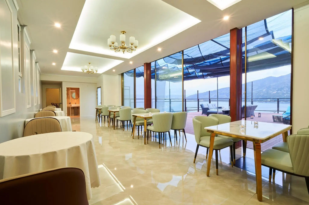 HOTEL HIMALAYA SEA