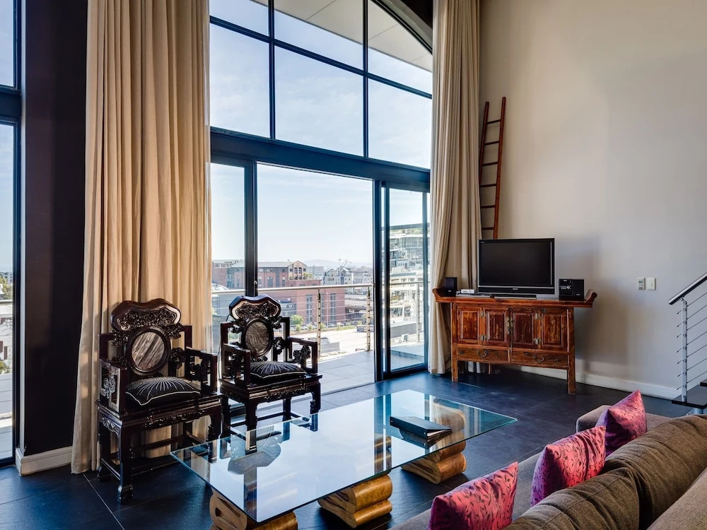 Rockwell Luxury Apartments