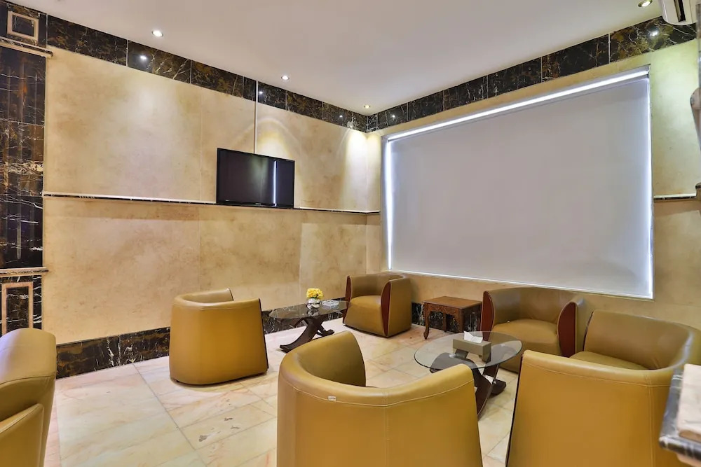 OYO 205 Golden Jwan Furnished Apartments 1