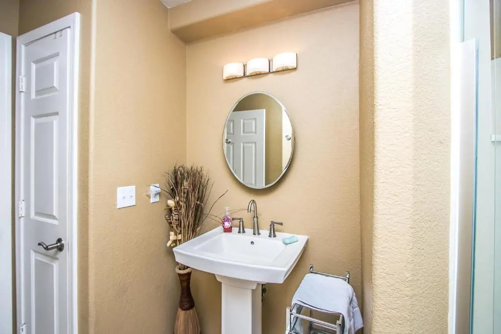 Private Resort Community -- ½ mile Walk to Hiking & Biking at N. Mtn. Preserve!