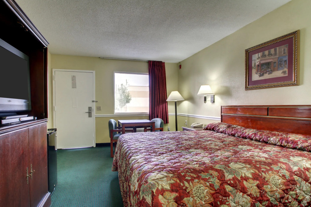 Key West Inn - Montgomery