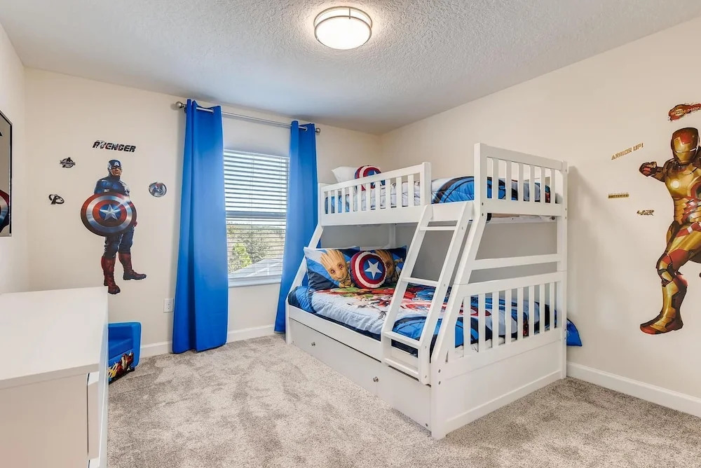8953 CC - 4BR Townhome With Sparkling Pool