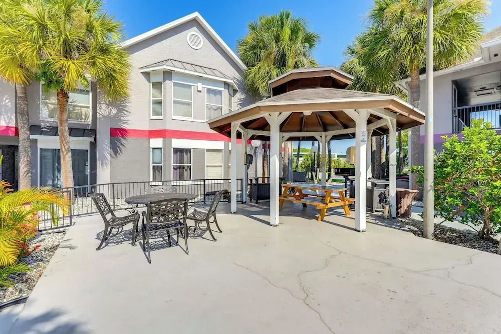 2 Mi to Disney: Resort Condo w/ Pool Access