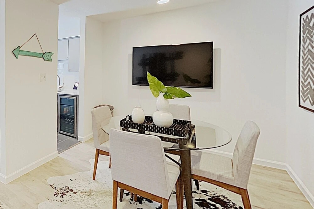 Luxe Clarksville Hideaway W/ Walkable Locale 1 Bedroom Condo