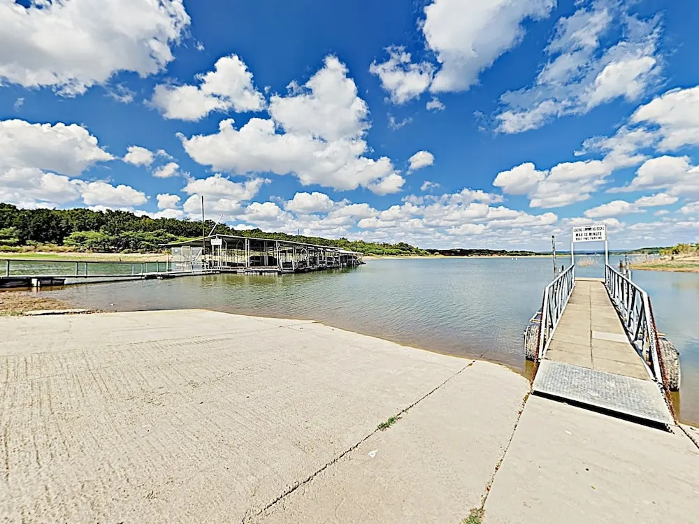 New Listing! Stunning Lakefront W/ Hot Tub & Cove 4 Bedroom Home