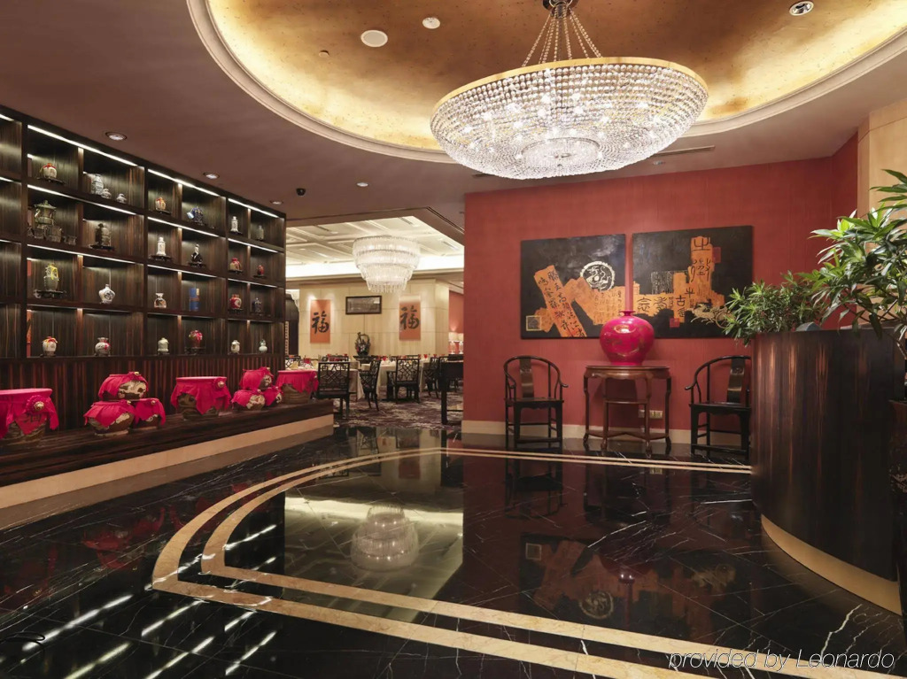One World Hotel