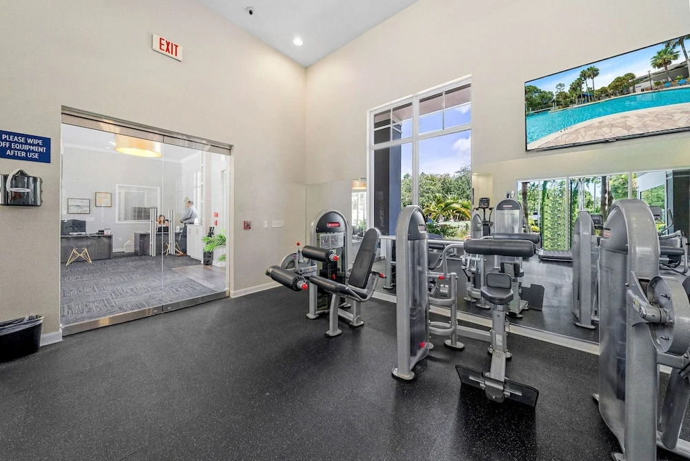 Modern 2BR 2BA Pool Gym Near Airport 8