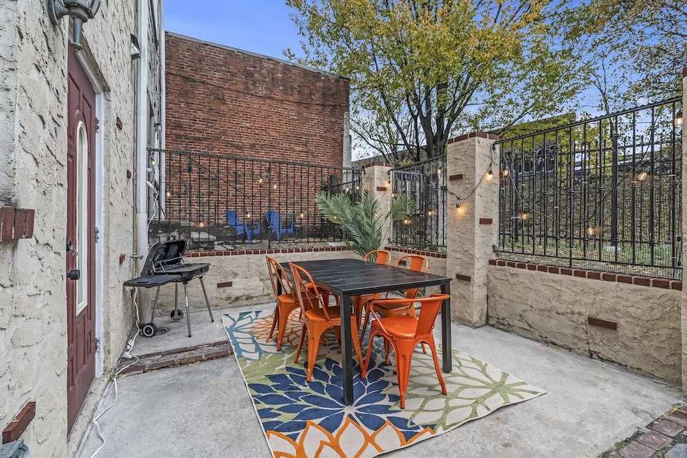 Charming Historic Gem Heart of Philly 2B