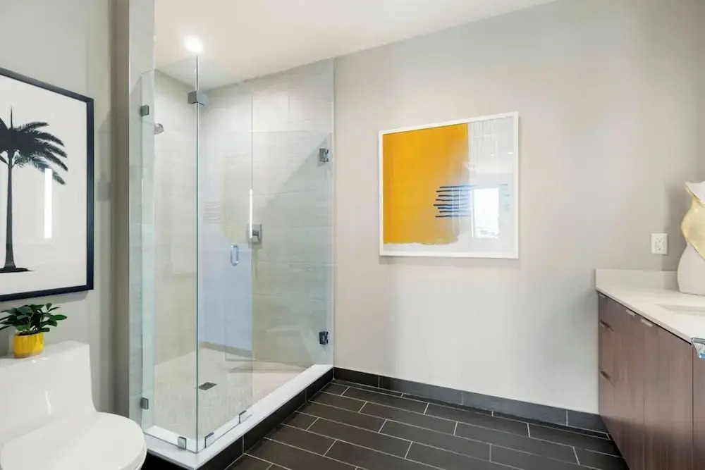 Chic 2BR Downtown Fort Lauderdale Apt w/ Pool