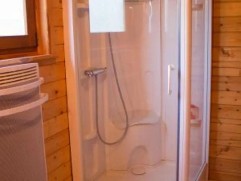 Chalet confortable avec cheminée à Taintrux - FR-1-589-222
