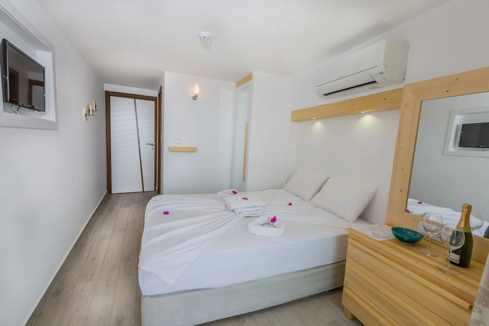 Defne Hotel