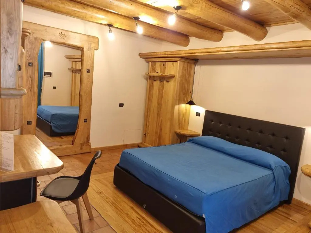 Etna Quota Mille Boutique Hotel, Typical Sicilian Food & Wine