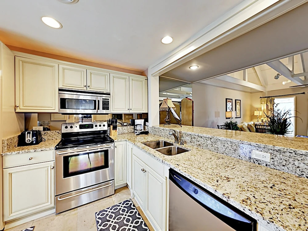 Queens Grant Unit 740 - 2 Br Condo