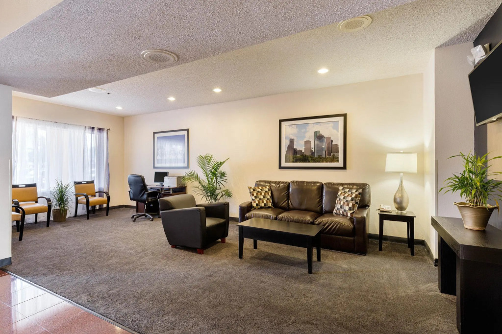 Quality Inn & Suites West Chase