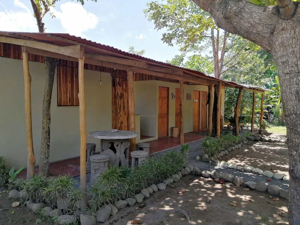 El Gecko Hotel & Tours