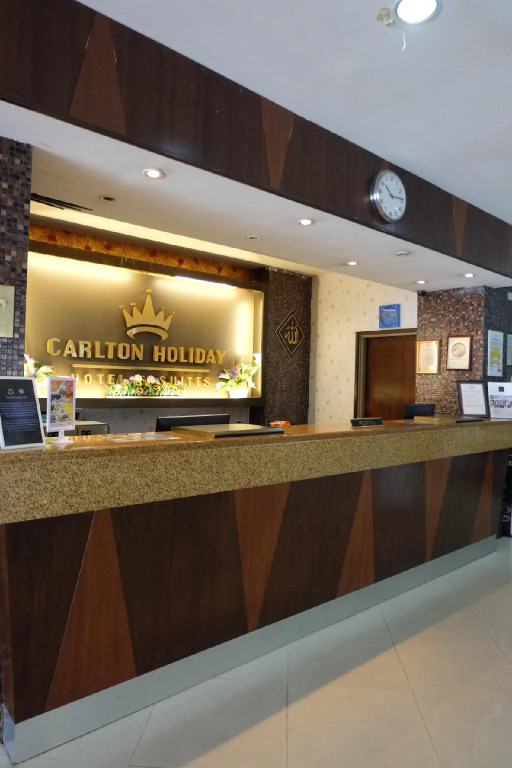 Carlton Holiday Hotel & Suites