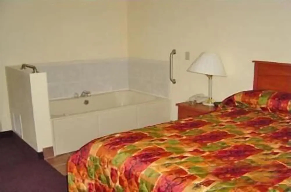 Hometown Inn & Suites