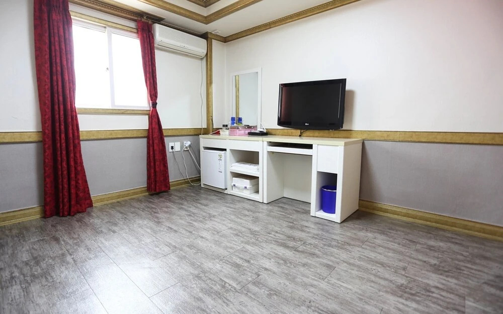 Donghae Daemyung Motel