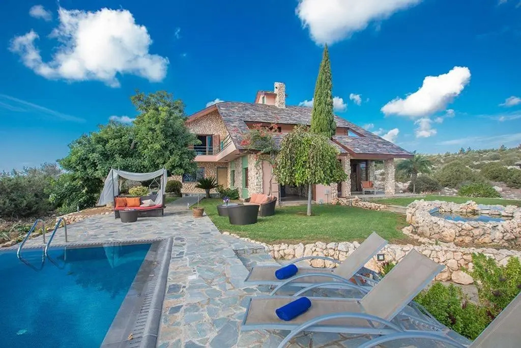 Villa Ayia Napa Foothills, Exquisite 5Bdr Ayia Napa Villa With Pool