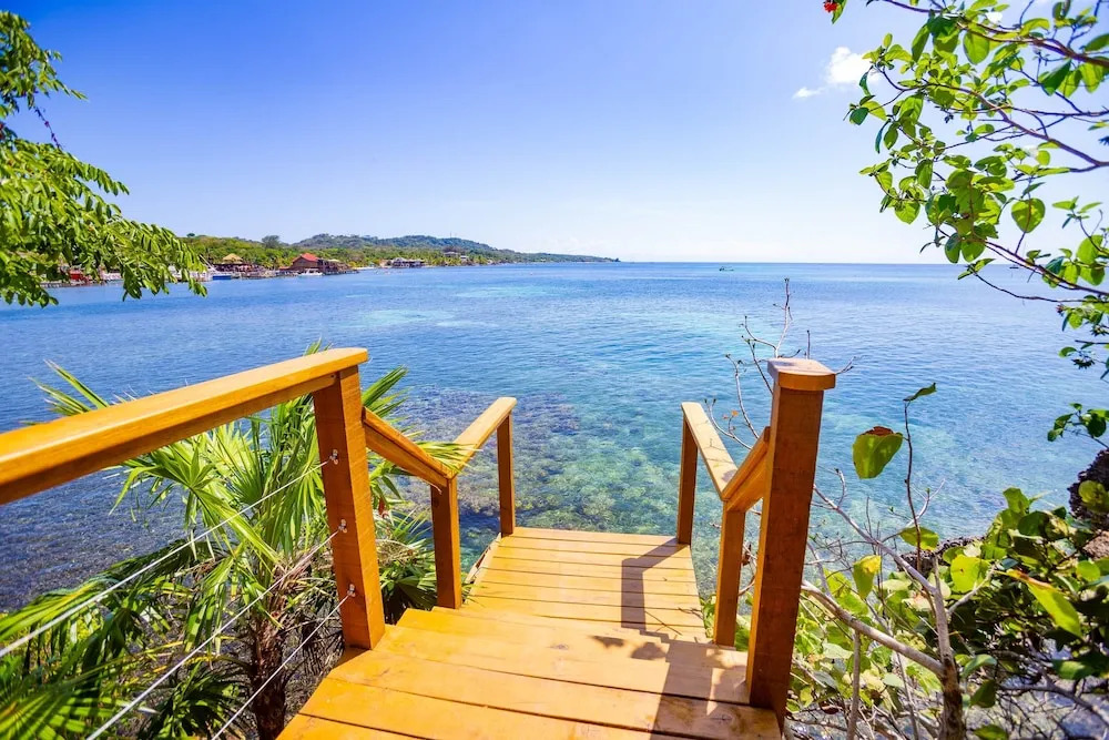 Stunning Views At - Villa Aire 1 Bedroom Apts by RedAwning