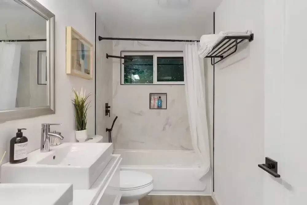 Comfortable Kirkland Home for Family & Remote Work