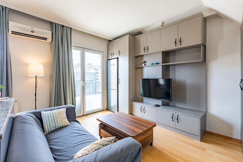 Central and Modern Flat with City View in Sisli