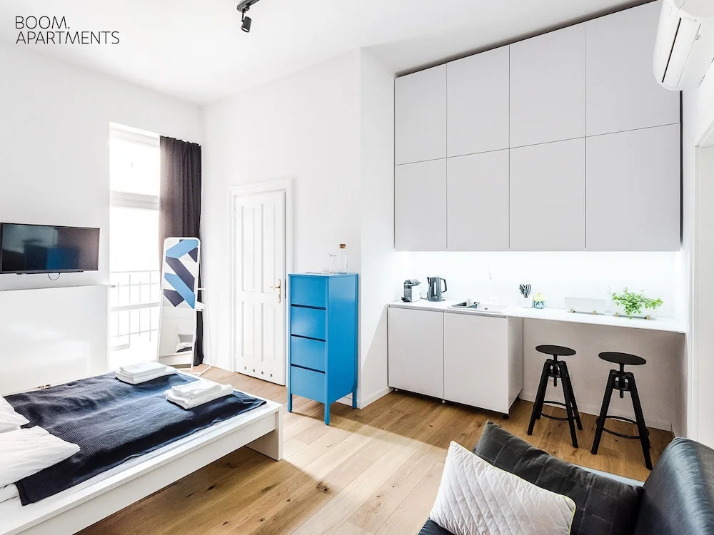 Boom Apartments