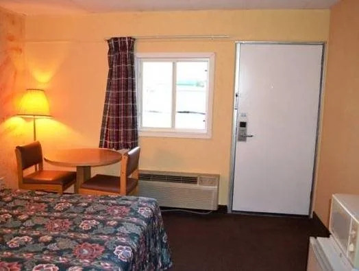 Red Carpet Inn Montrose