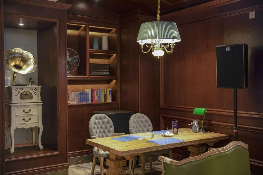 Tang Xiao-Zhu · Tangshan Feast Cultural and Tourism Hotel