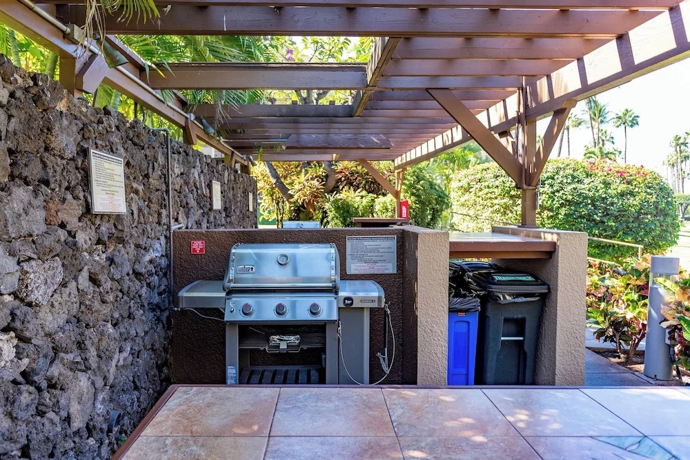 Kamaole Sands 5-210 - Stunning 1br/2ba, King Bed, Center-cut Bldg 5, AC, Wi-fi