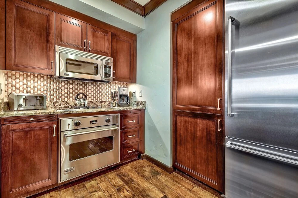 Luxury With Ritz Amenities At Constellation 3 Bedroom Condo by Redawning