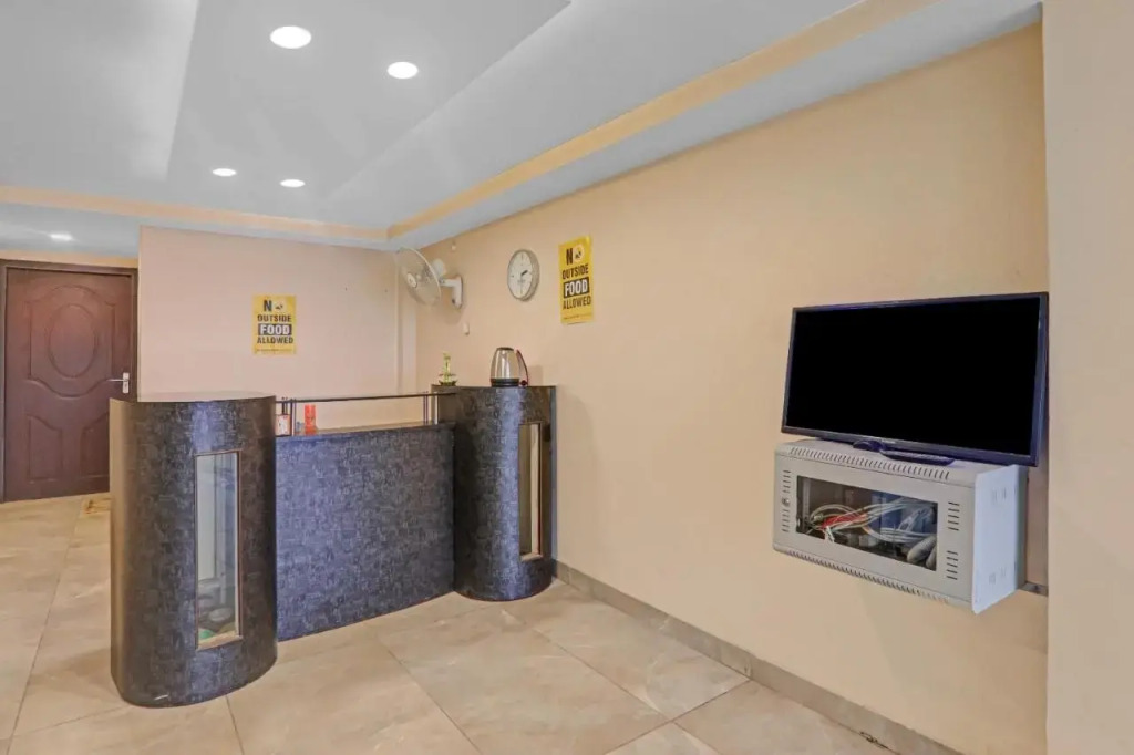 OYO Flagship 80648 HOTEL DDS LAWN