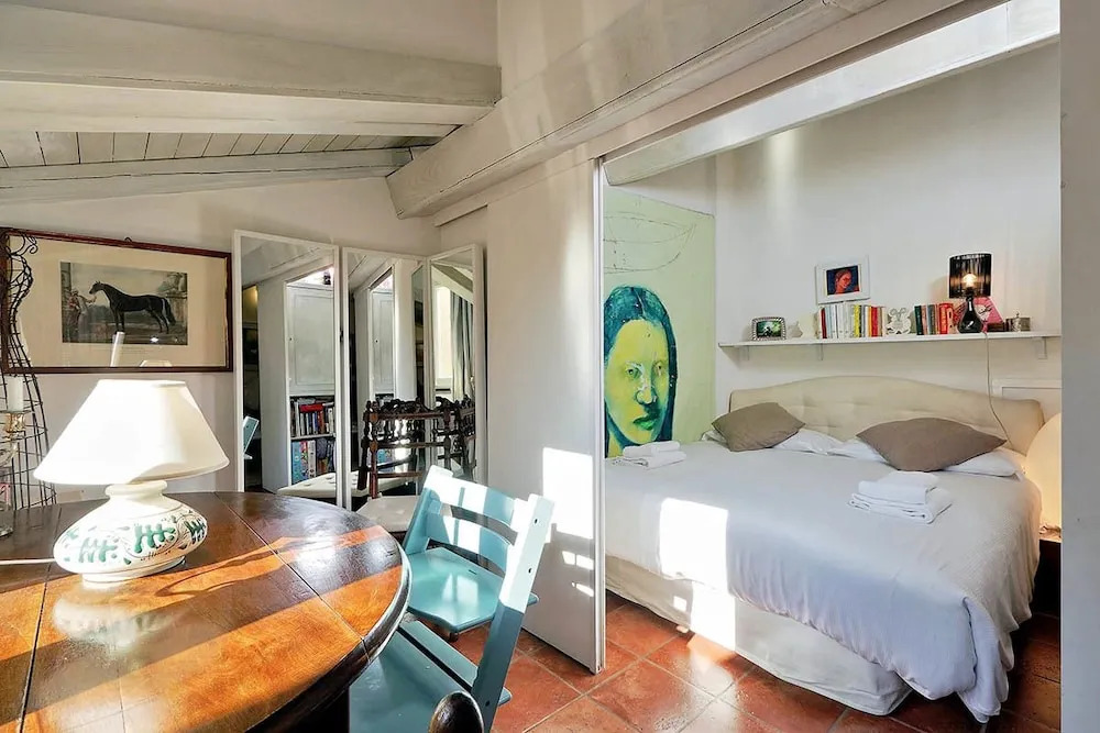 Pantheon Charming Penthouse