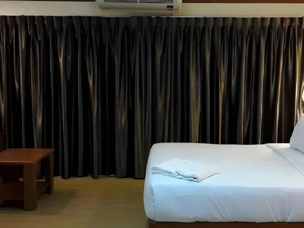 Sea Falcon Hotel