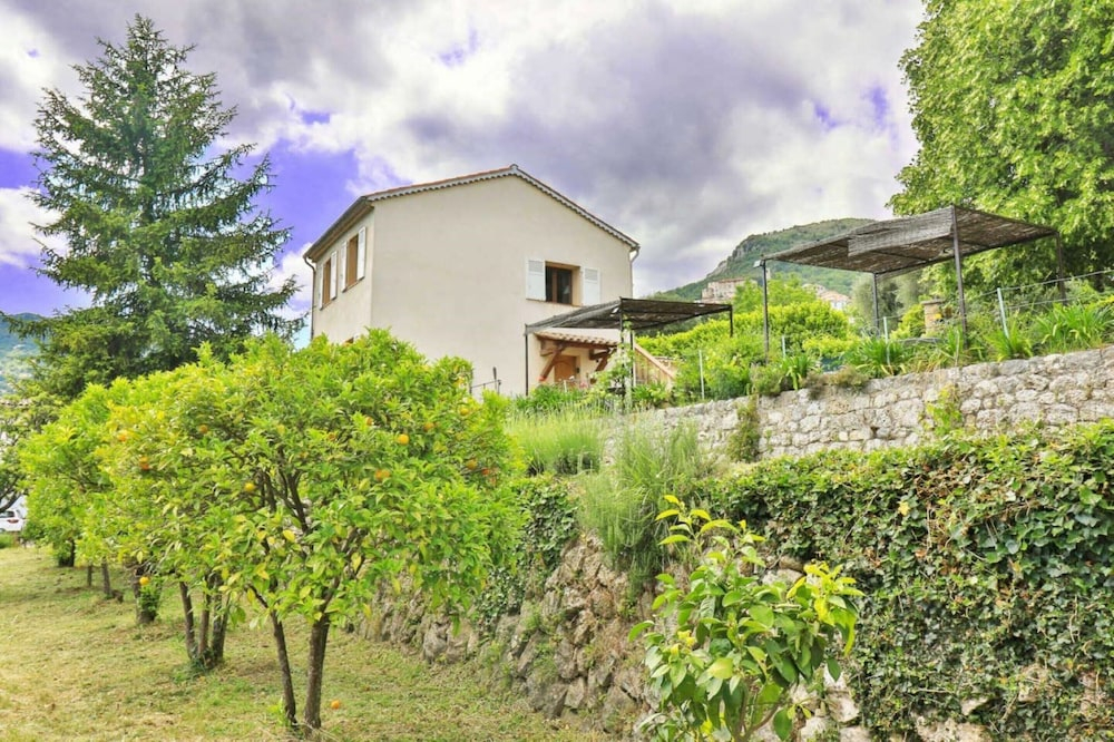 Noelie, Ground Floor Apartment for 6 People