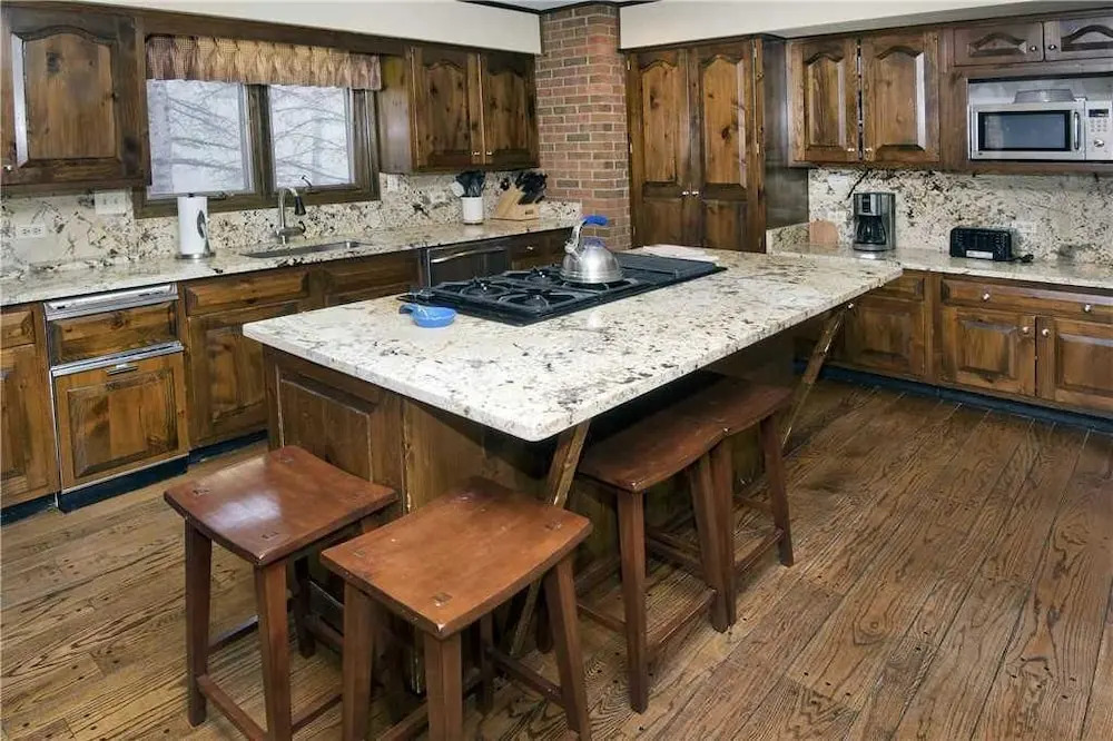 Sunburst Residence 5 Bedrooms 3.5 Bathrooms Home
