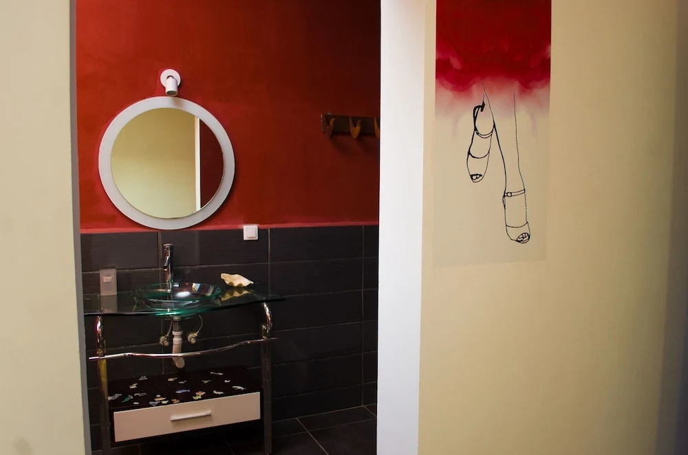 Room-the Romantic Atmosphere of the red