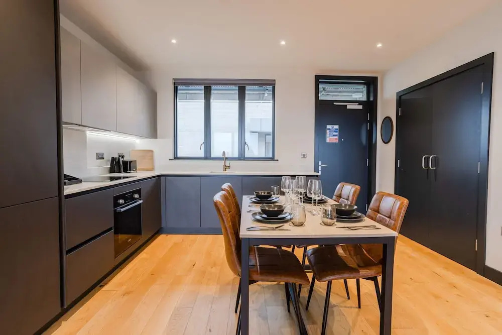 Marron Suite 2BR City Walks