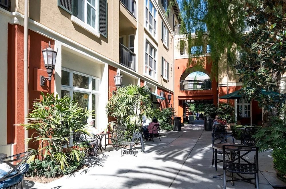 The Oaks by Bluebird Suites