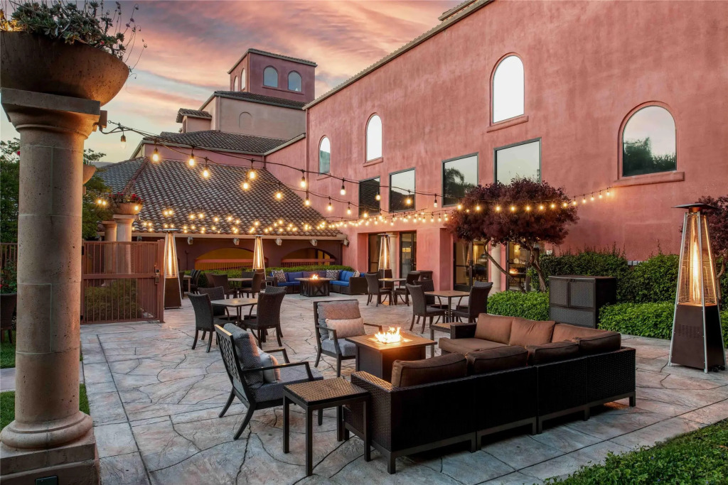 DoubleTree by Hilton Sonoma Wine Country