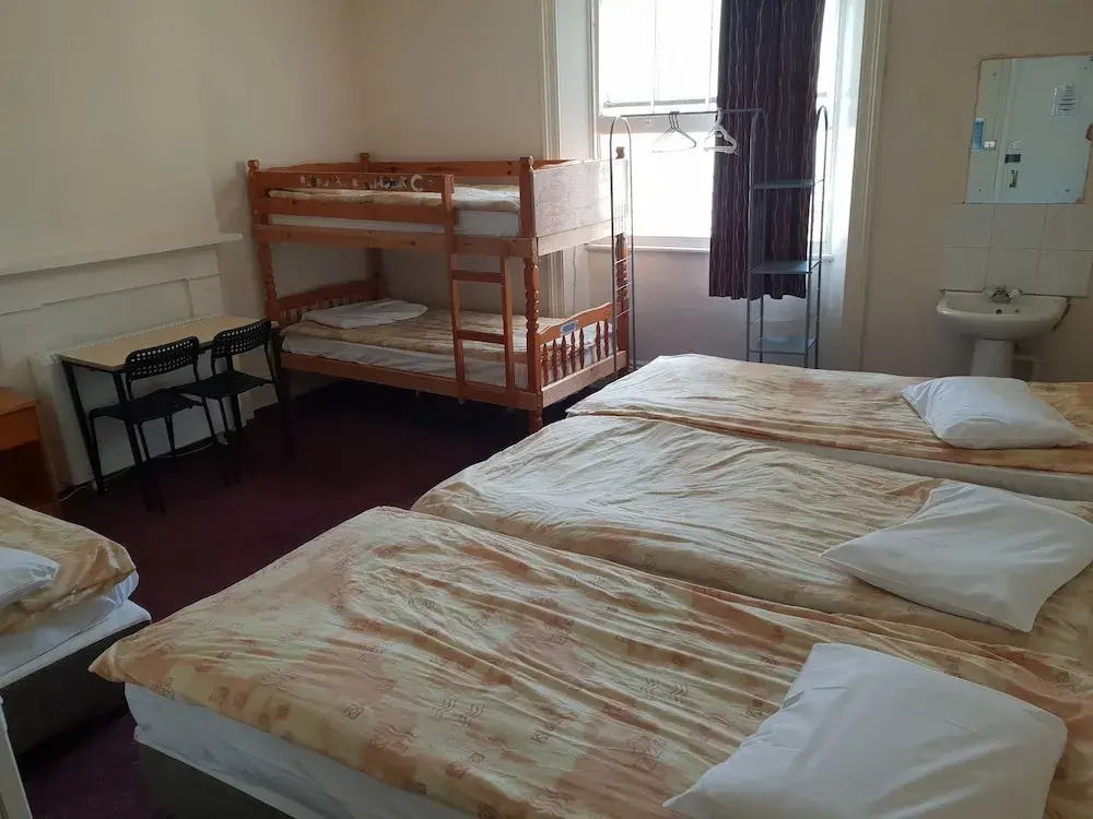 Acacia Hotel